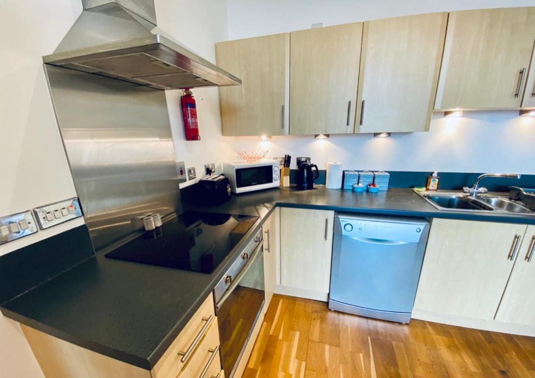 Cloud9Sa At The Charles Chertsey Apartamento Exterior foto