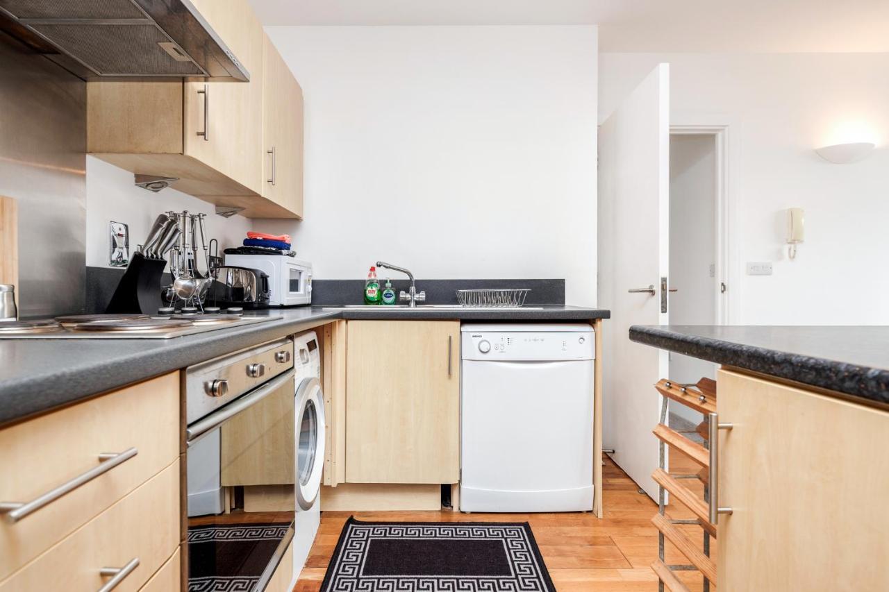 Cloud9Sa At The Charles Chertsey Apartamento Exterior foto